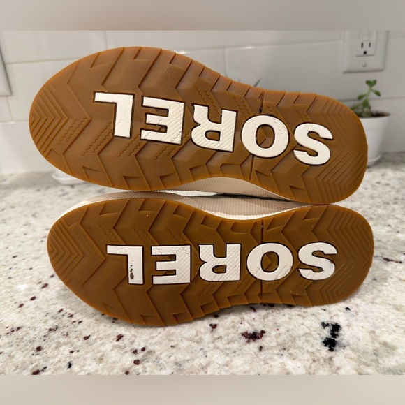 SOREL Women’s White/Cream Sneakers | Size 7 | Lightweight Casual Shoes - Picture 6 of 8